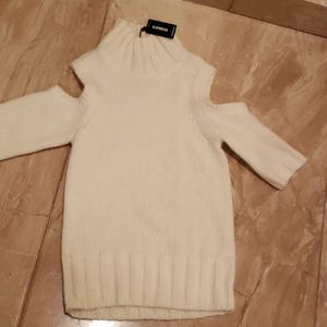 Cold shoulder express Sweater